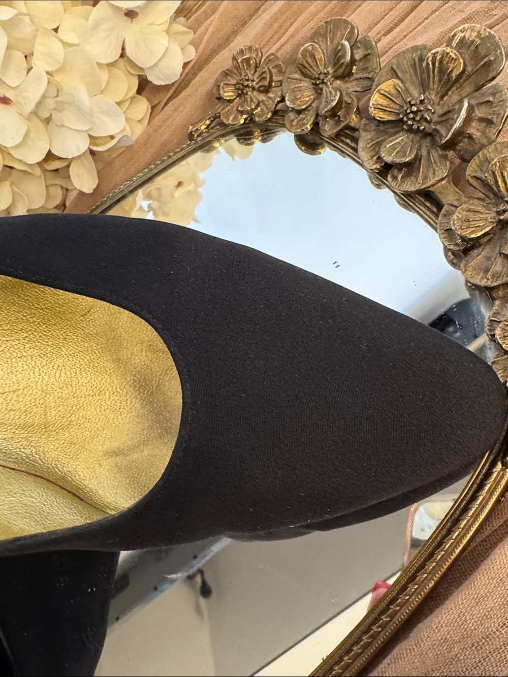 These are vintage Bruno Magli black fabric pumps made in Bologna, Italy - Picture 10 of 10